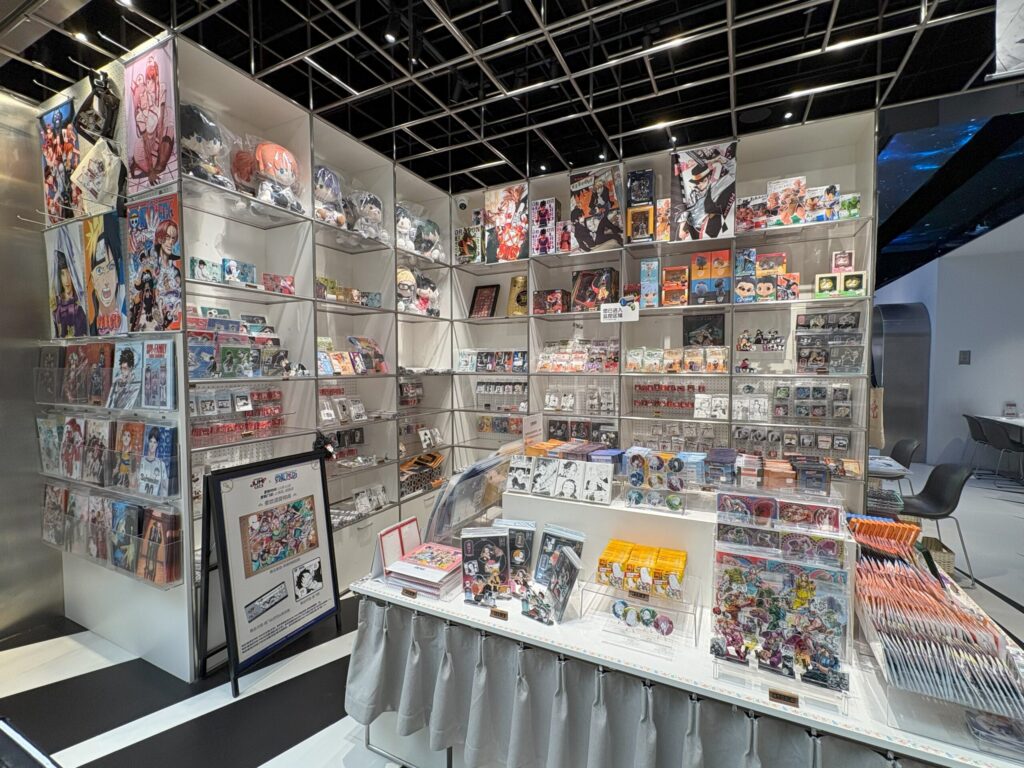 SHONEN JUMP CAFE前のグッズ売り場